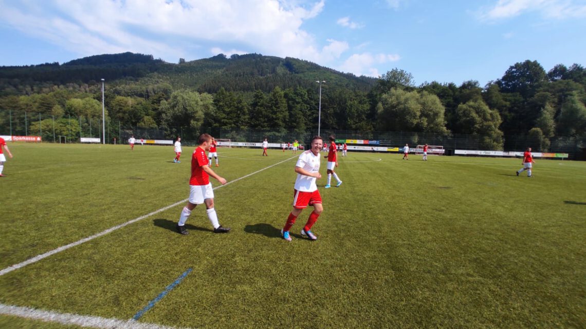 Zweite mit Sieg im zweiten Test Zweite mit Sieg im zweiten Test